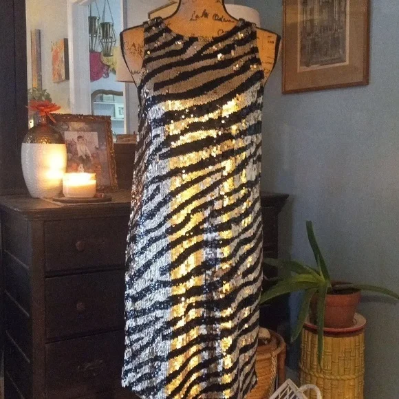 Trina Turk Quartz Black and Gold Zebra Stripe Sequin Mini Shift Dress NWT - Picture 2 of 15
